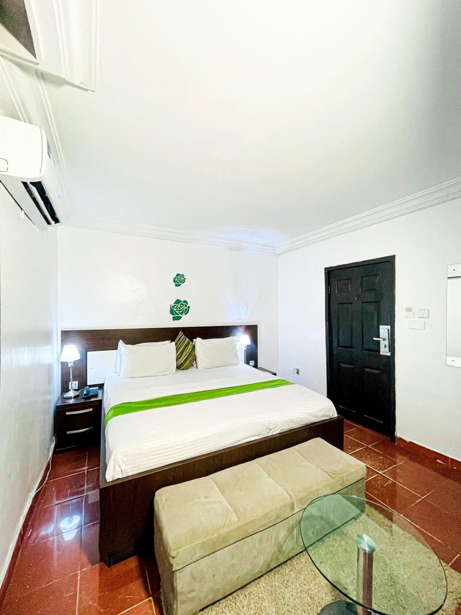 The Tranquil Mews Hotel Abuja Buitenkant foto