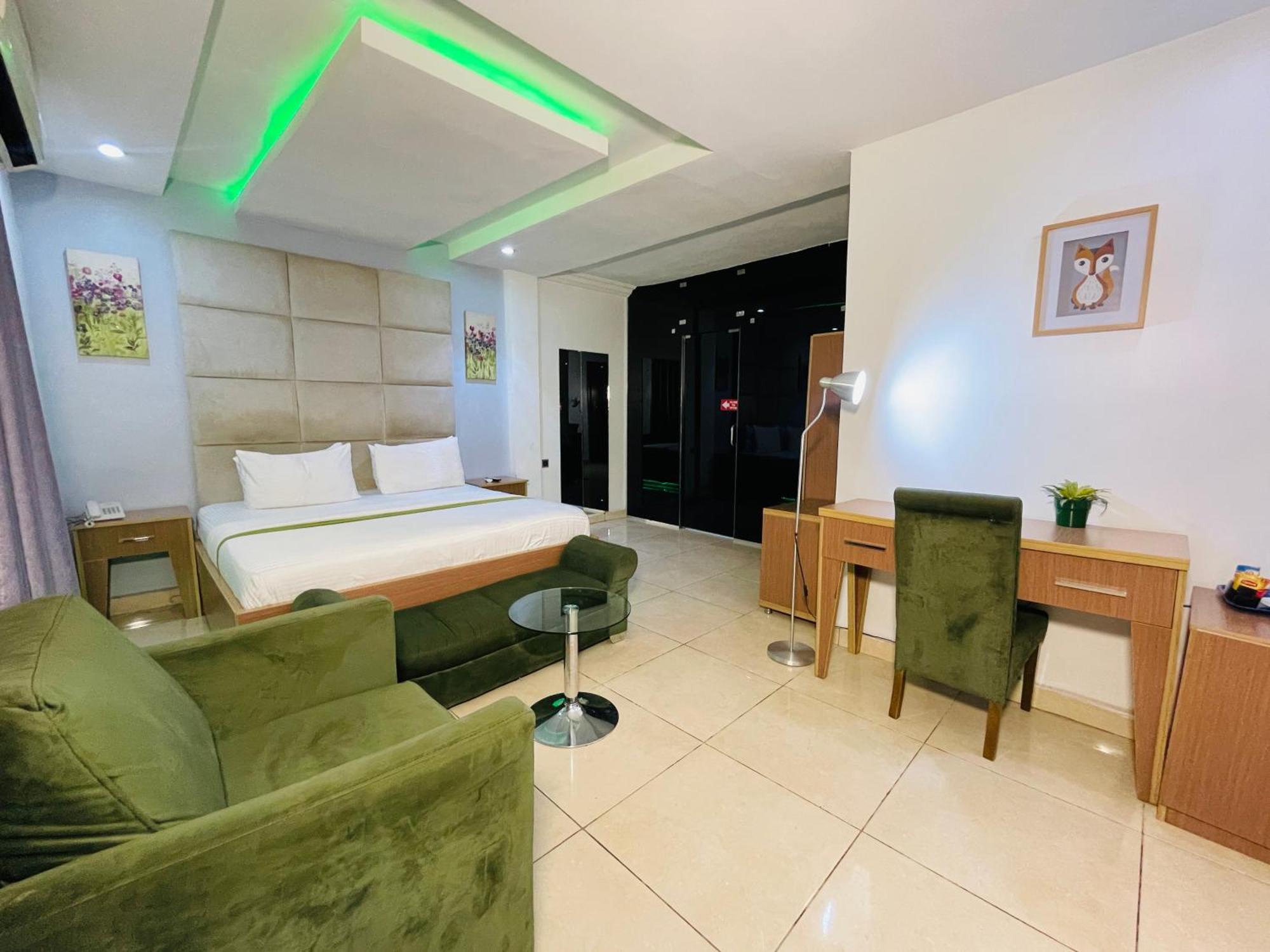 The Tranquil Mews Hotel Abuja Buitenkant foto